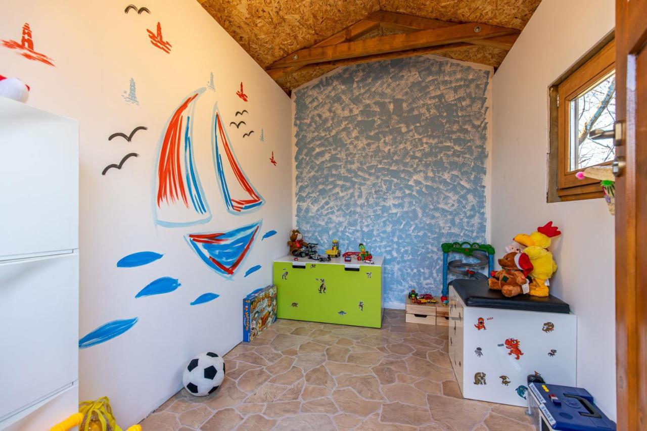Villa Laura Vrh  Zewnętrze zdjęcie